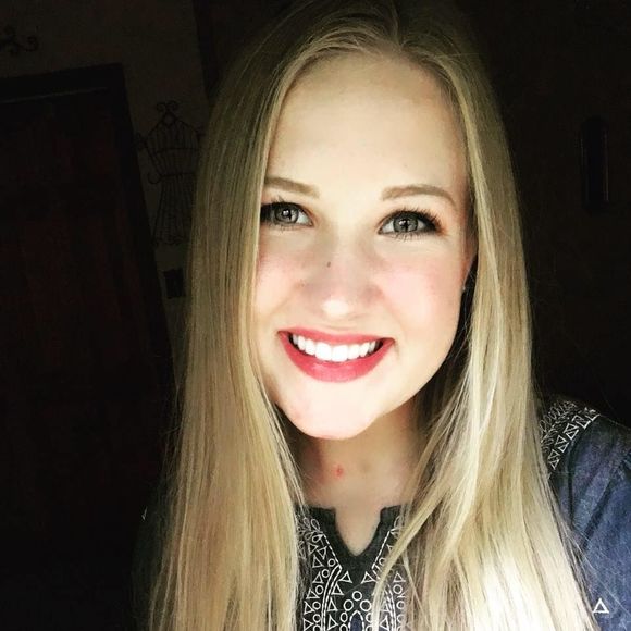 Meet your Posher, Emily - Picture 1 of 1